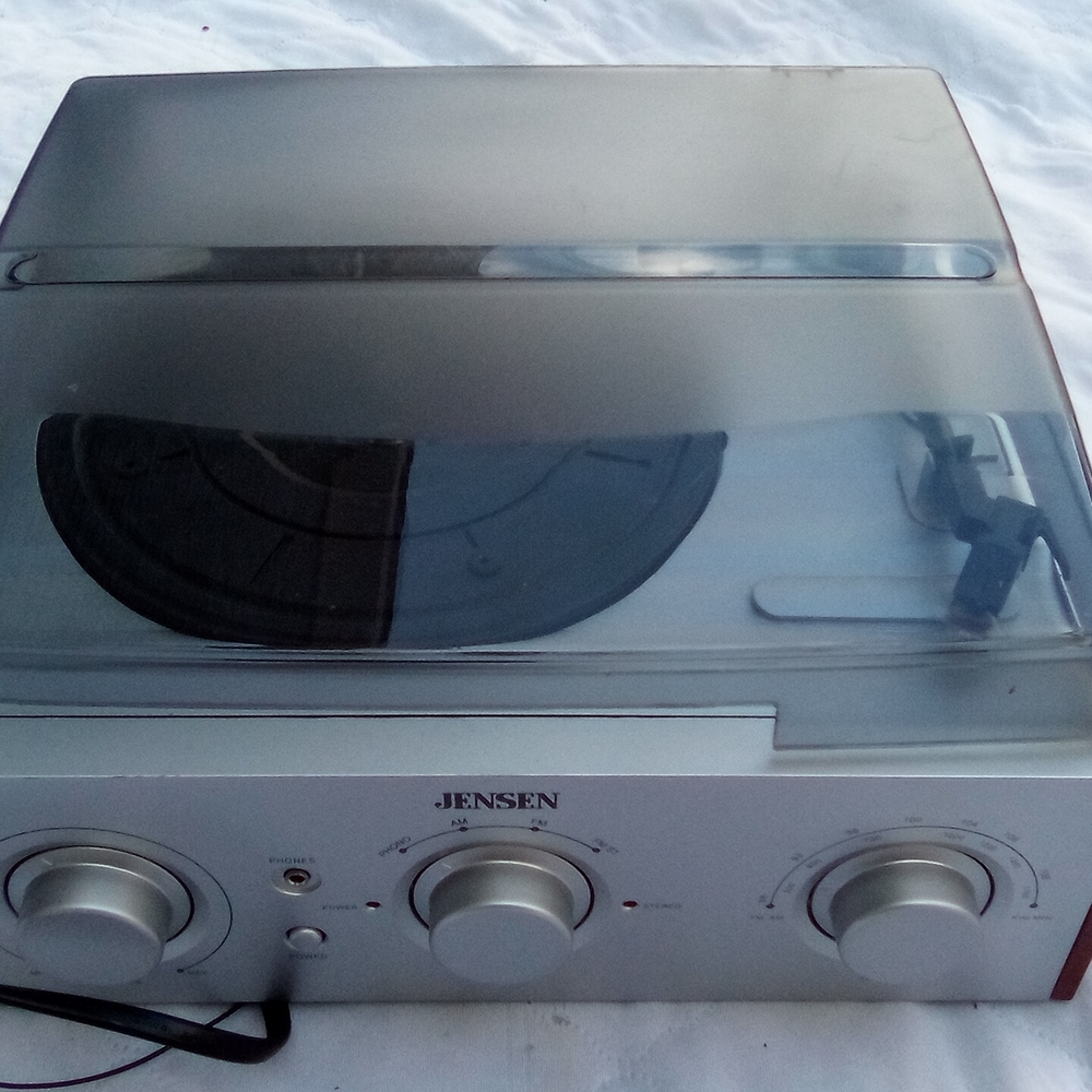 Jensen Silver Audio Turntable